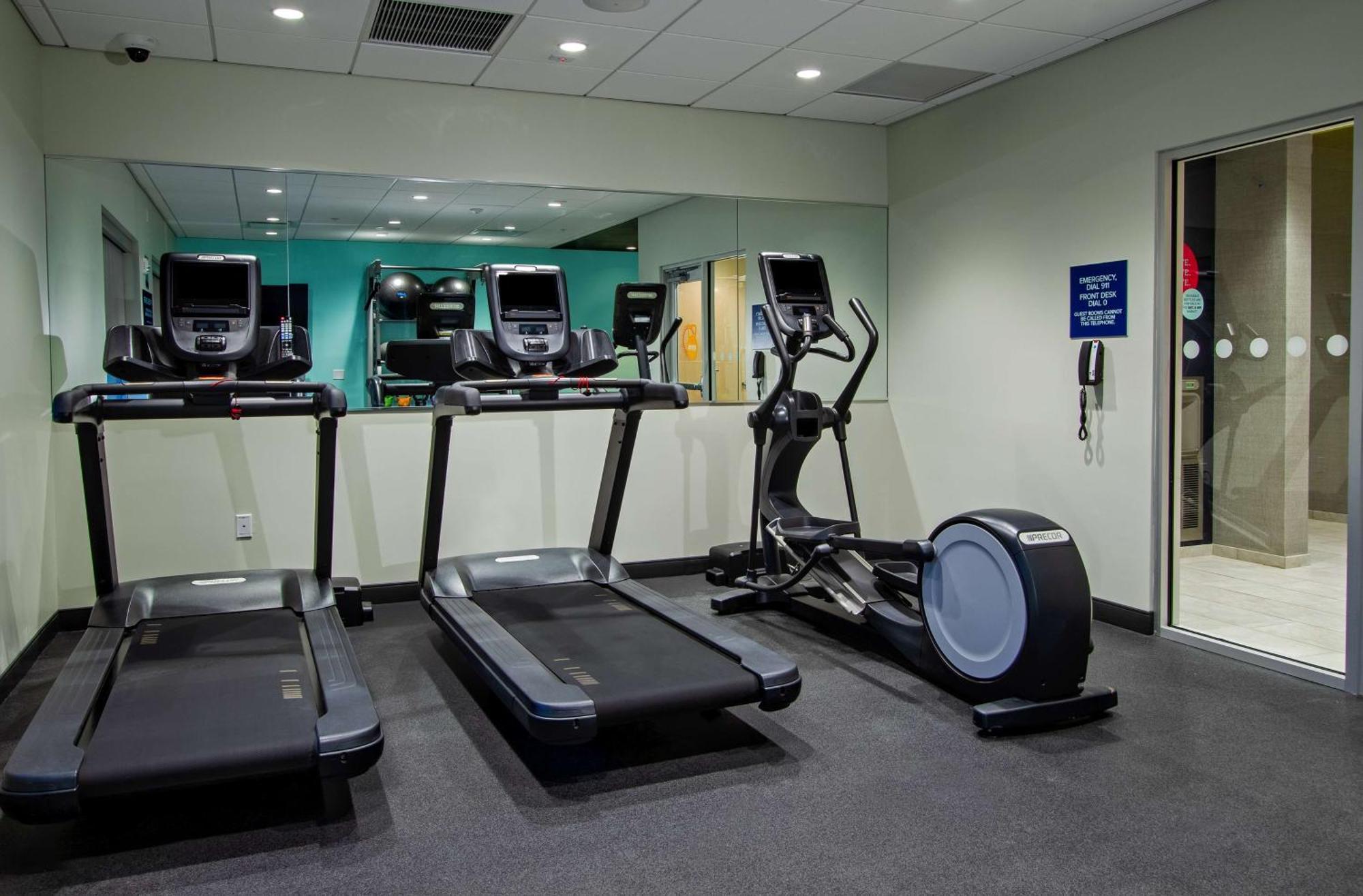 Tru By Hilton Columbus Airport Hotel Екстериор снимка